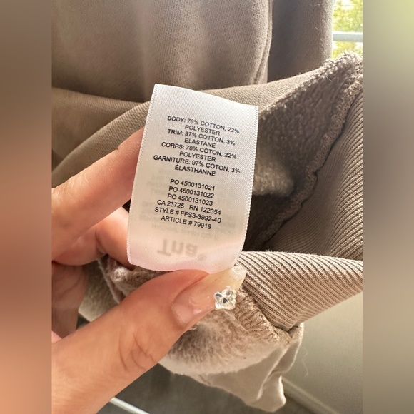 TNA size 1 cropped fleece top - Picture 4 of 5